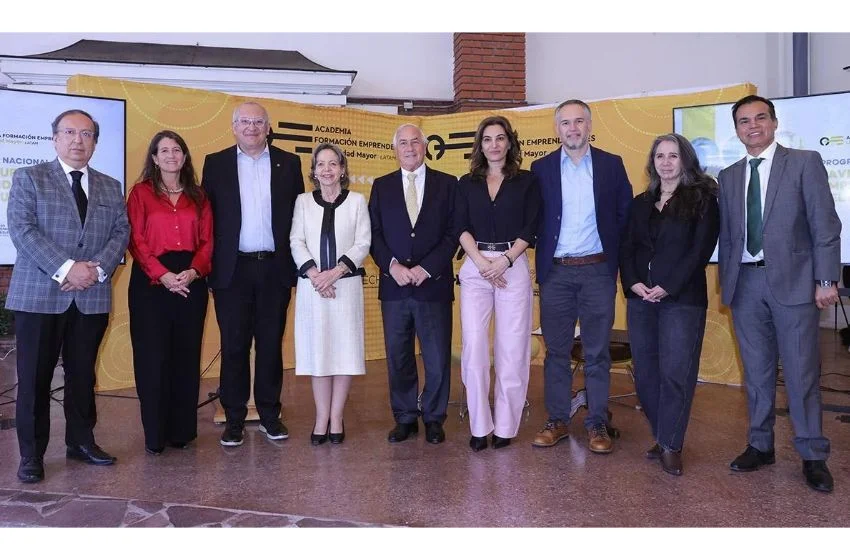 U. Mayor lanza programa “Savia Nueva” para formar a 10 mil estudiantes en innovación y emprendimiento