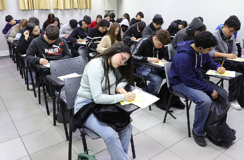 Ensayo PAES organizado por U. Mayor y Cpech contó con más de 700 participantes