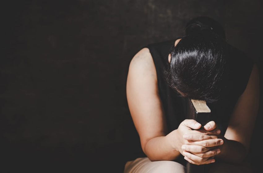 Estudio reveló que el riesgo de femicidio en Chile aumenta en zonas de menores recursos