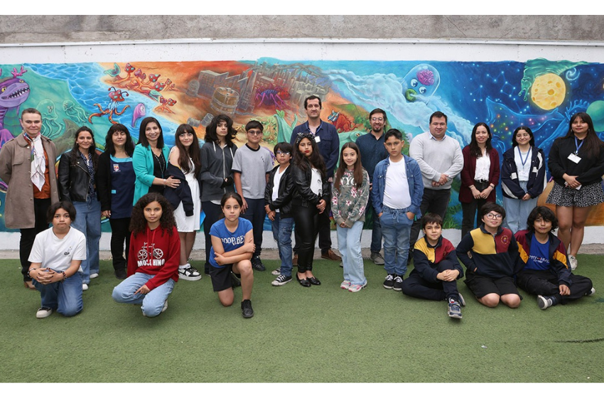 Universidad Mayor inaugura primer Mural Científico en escuela municipal de Huechuraba