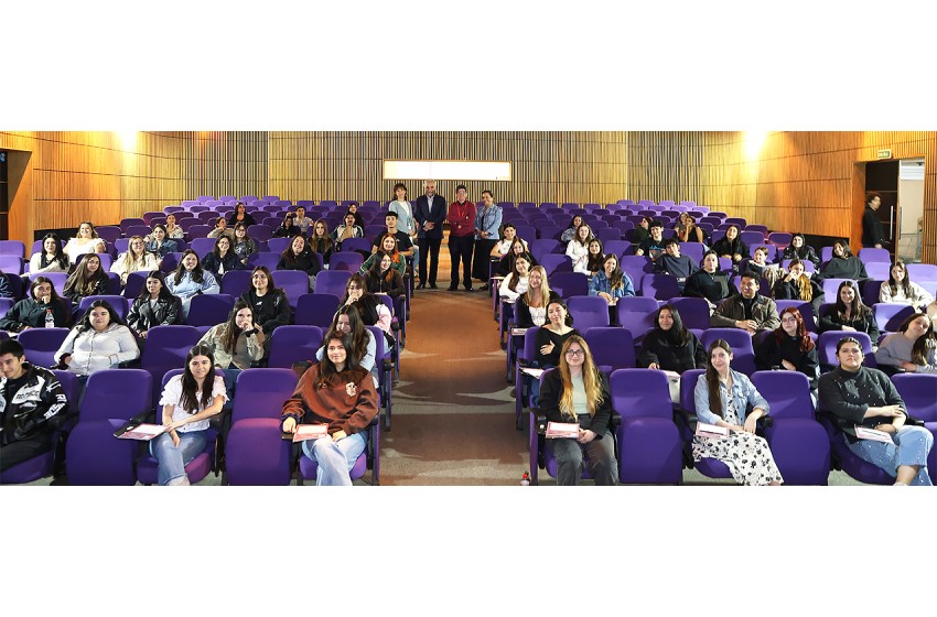 73 estudiantes de la U. Mayor rindieron el Examen Nacional de Enfermería 2025 en el campus Huechuraba