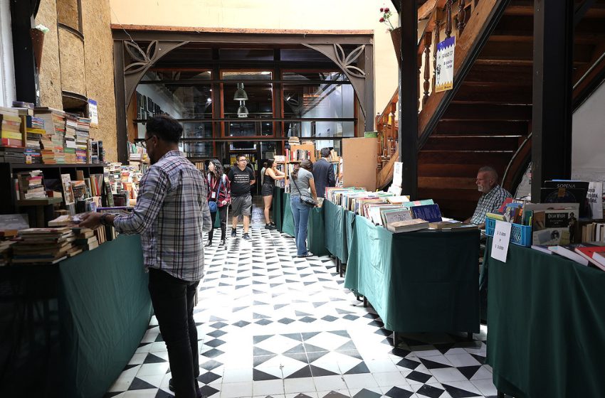 Últimos días de la Feria del Libro Usado de la U. Mayor