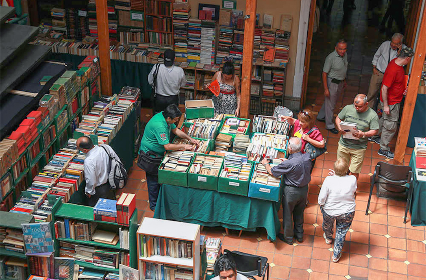 Regresa la Feria del Libro Usado U. Mayor al centro de Santiago