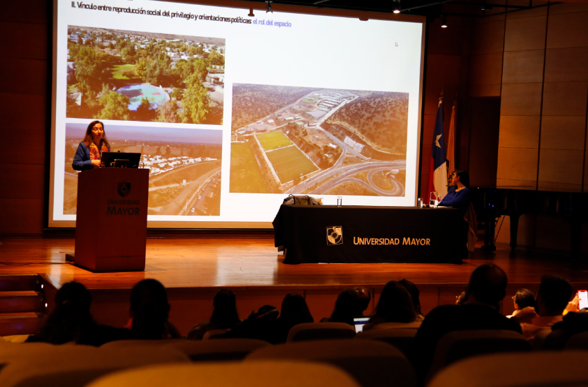 Proyecto InES U.Mayor inició cátedras sobre divulgación científica de mujeres y disidencias