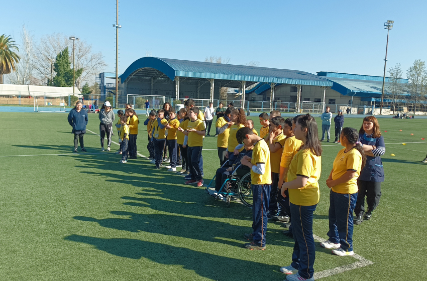 Pedagogía en Educación Física realizó encuentro deportivo con 30 niños de escuela diferencial