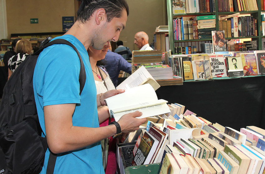 Se inauguró la Feria del Libro Usado U. Mayor tras 5 años suspendida