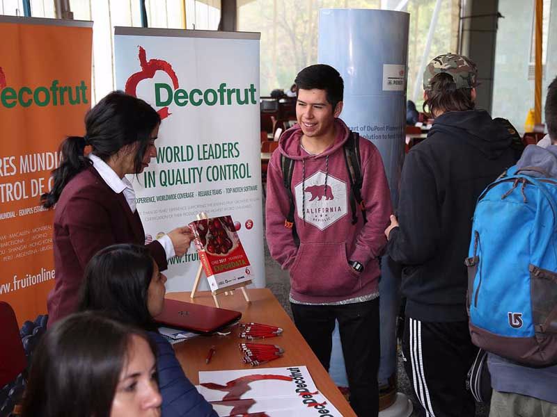 Campus Huechuraba recibió con éxito la 4ta Feria Laboral Agronómica