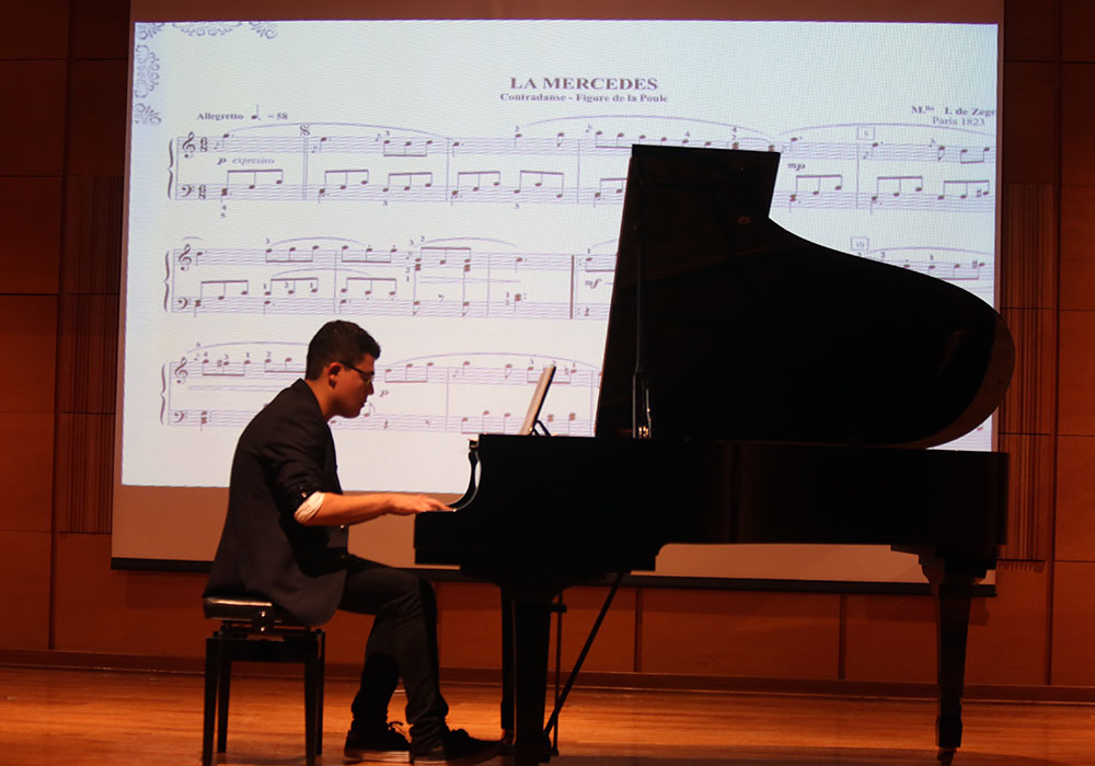 Concierto//Estudiante de Pedagogía en Artes Musicales realizó concierto temático sobre la vida y obra de Isidora Zegers