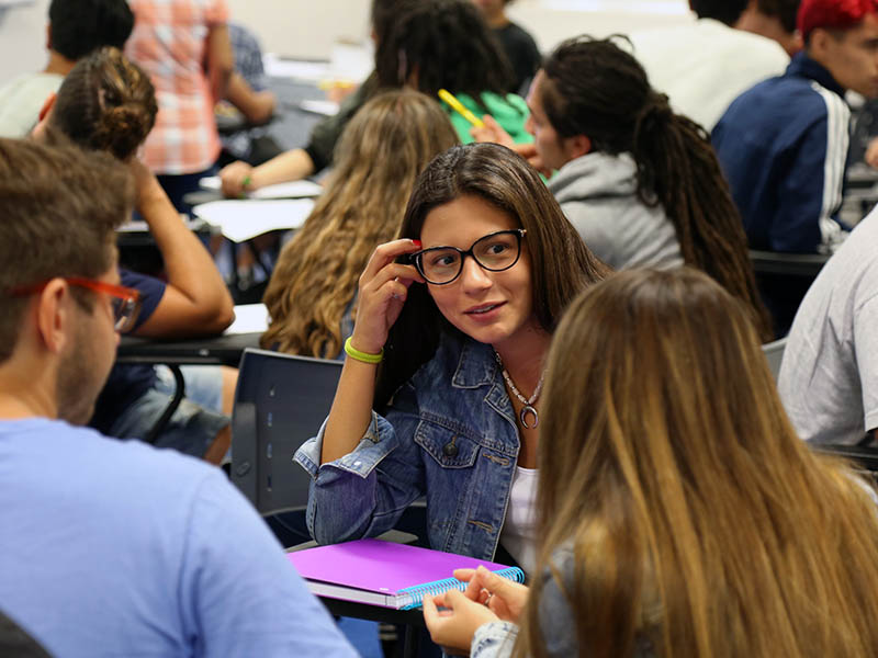 Reforzamiento//Estudiantes nuevos enfrentaron desafíos matemáticos en jornadas de Mate+