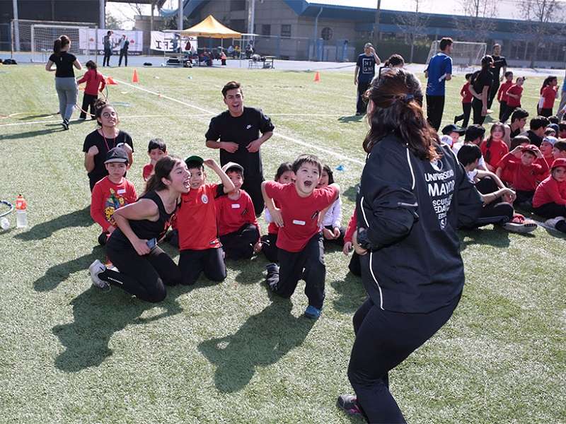 DEPORTE//Escuela Siria trabajó con estudiantes de Pedagogía en Ed. Física de la U. Mayor