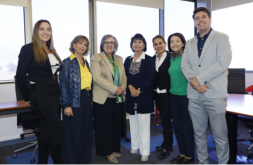 Representante de la UC de Portugal valoró el desarrollo de la Escuela de Enfermería U. Mayor