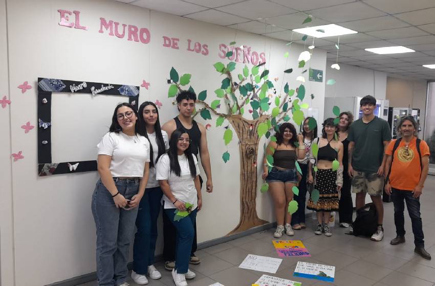 Estudiantes finalizaron el Taller de Autoconocimiento con intervención en Manuel Montt