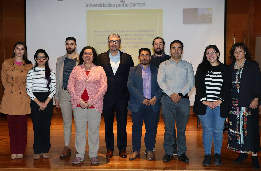 50 estudiantes de Tecnología Médica participaron en jornada para profundizar sus conocimientos en análisis de biopsias