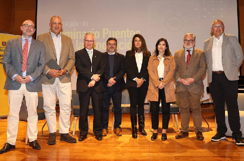 U. Mayor realizó seminario que conectó a actores de la industria, la academia y el Estado