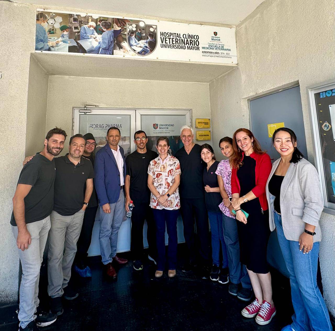 Experto argentino capacitó a veterinarios en técnicas de gastroenterología de mascotas