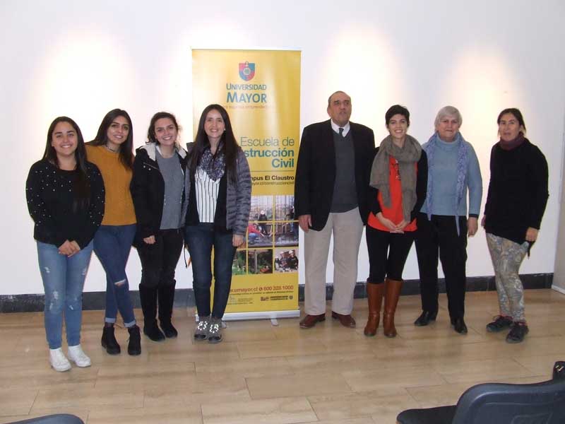 Actualidad//Escuela de Construcción Civil realizó actividad para destacar a sus estudiantes, académicas y funcionarias