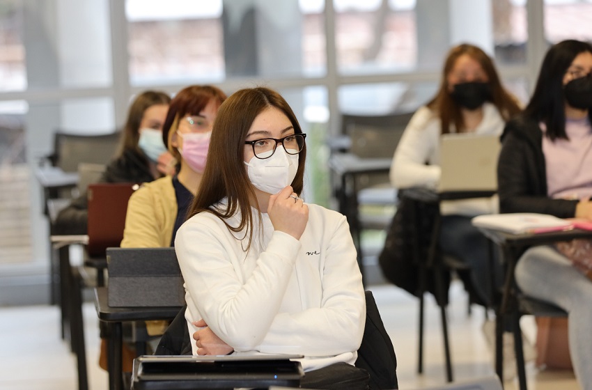 95% de los estudiantes U. Mayor de Santiago y Temuco ya cuenta su vacunación completa