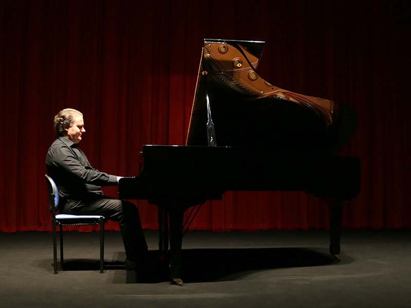 Actualidad//Josu de Solaun brilló en uno de los conciertos más esperados de la Temporada Internacional