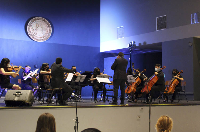 Conservatorio de Música brindó concierto a estudiantes del Santiago College