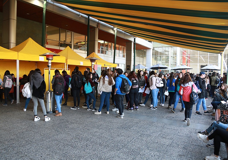 Estudiantes// Más de 800 estudiantes participaron en la campaña U. Mayor contra el VIH