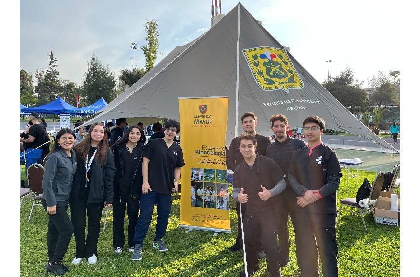 Futuros kinesiólogos participaron en la corrida aniversario de Carabineros de Chile