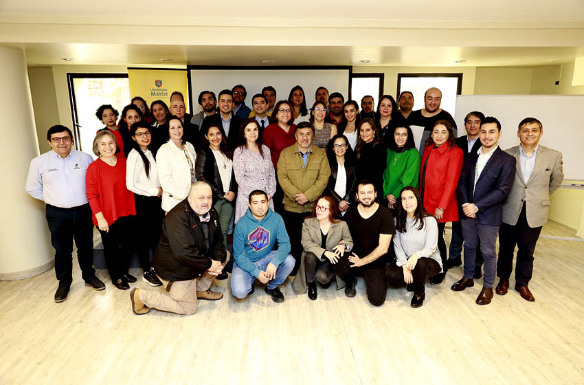 U. Mayor capacitó a miembros de Comité a cargo de ejecutar el nuevo Cuestionario de Evaluación del Ambiente Laboral (CEAL)