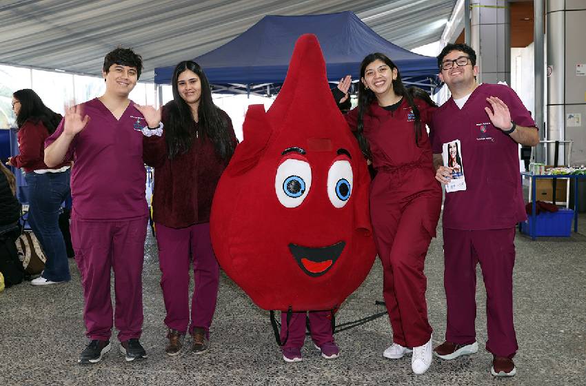 Futuros tecnólogos médicos lideraron campaña de donación de sangre