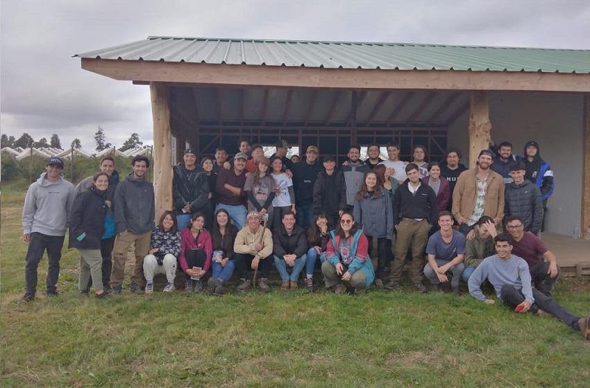 Futuros agrónomos conocieron técnicas para producir alimentos pese a la sequía