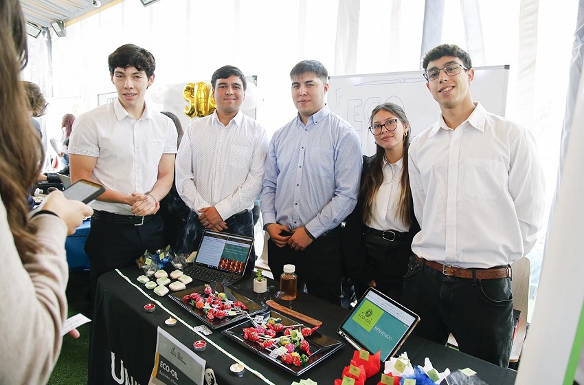 Más de 160 estudiantes exhibieron sus proyectos en la Feria de Emprendimiento