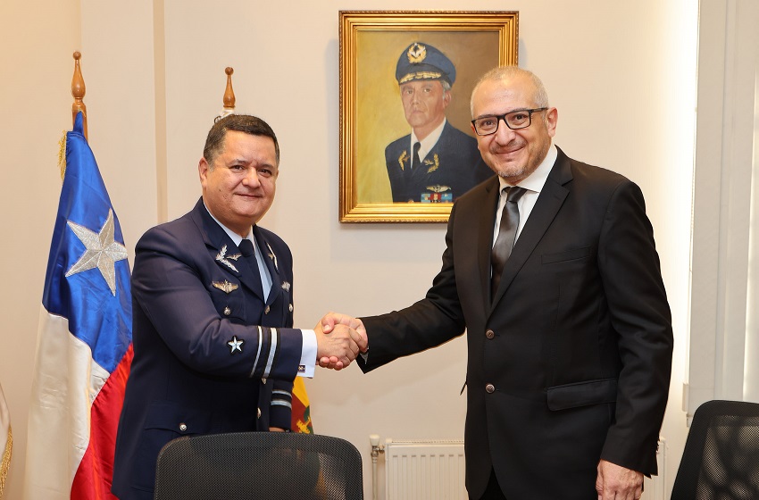 U. Mayor y Hospital FACH reafirman alianza que beneficia a estudiantes de la sede Santiago