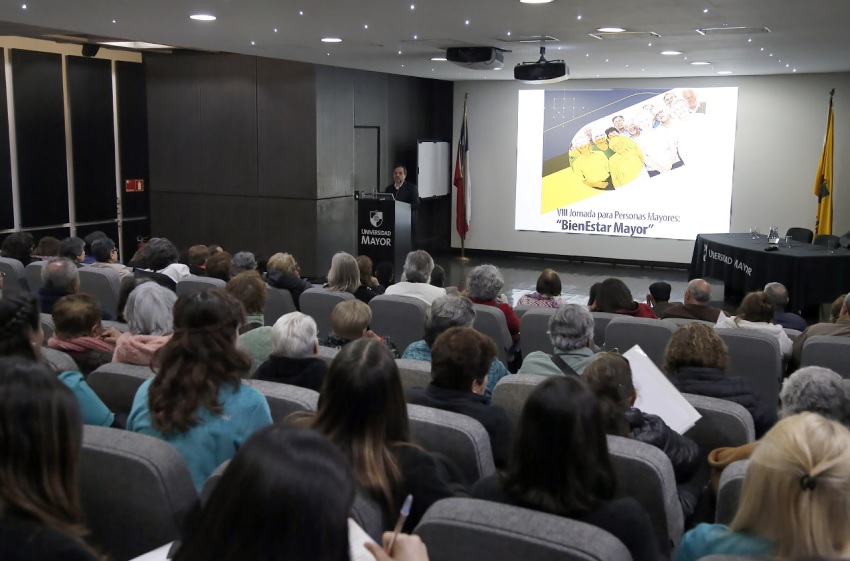 Escuela de Fonoaudiología realizó la VIII Jornada para Personas Mayores “BienEstar Mayor”