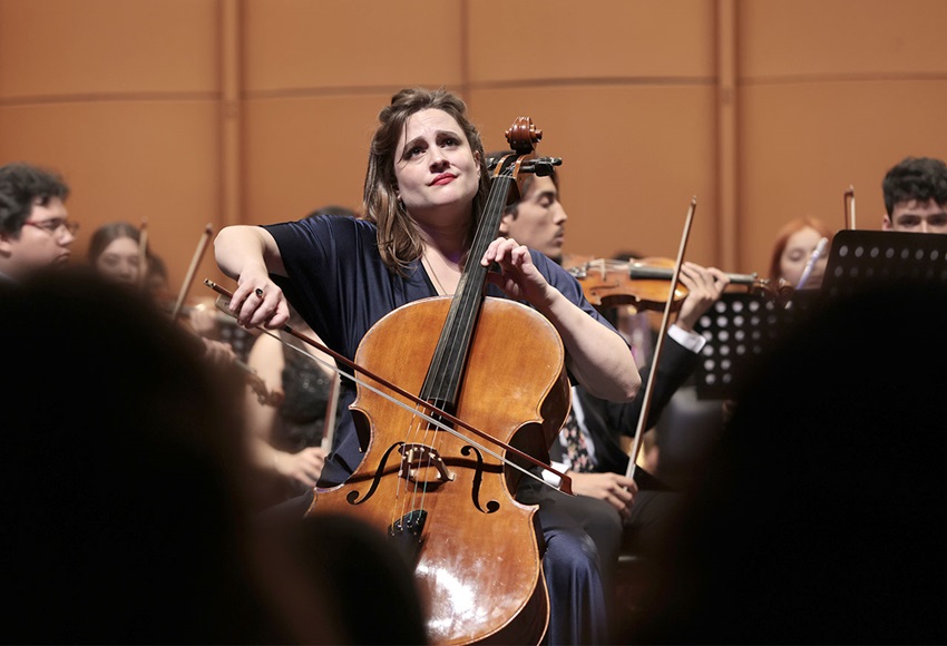 Cellista española cierra exitosa Temporada Internacional 2023 de la U. Mayor