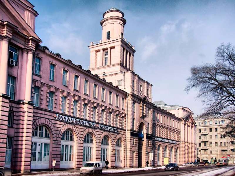 RRII//U. Mayor firma convenio con la ITMO University de Rusia
