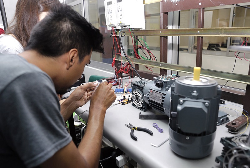 Certificación// ADC Acreditadora destaca la calidad de Ingeniería Civil Electrónica con 4 años de certificación