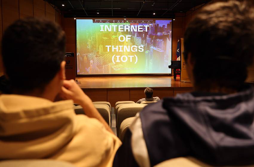 Ingeniería Electrónica organizó charla para difundir las novedades del “Internet de las cosas”