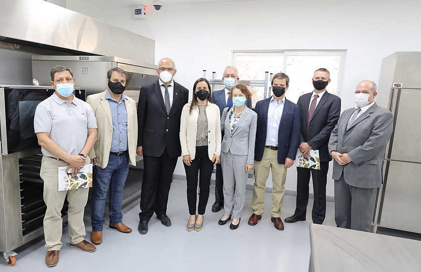 Escuela de Agronomía y U.S. Wheat inauguran laboratorio de alta tecnología en el campus Huechuraba
