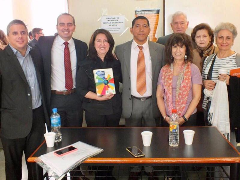 RSO//Académico de la Escuela de Negocios lanzó libro sobre Responsabilidad Social Organizacional