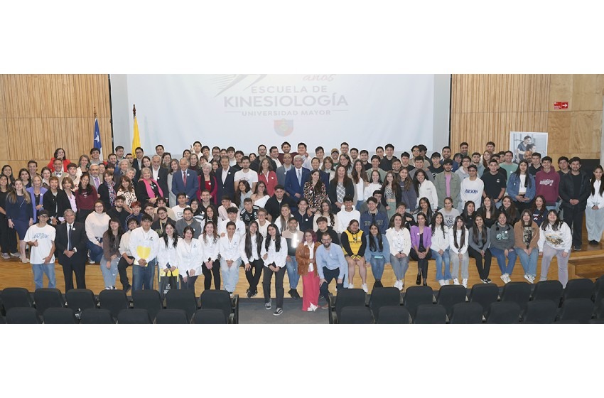Escuela de Kinesiología celebró 25 años con encuentro en Huechuraba