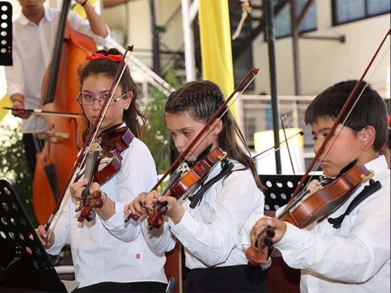 Carreras// Pedagogía en Artes Musicales: Los beneficios de enseñar música desde pequeños