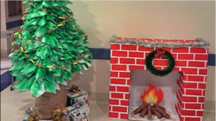Colaboradores participaron en concurso de  árboles de Navidad con materiales reciclados