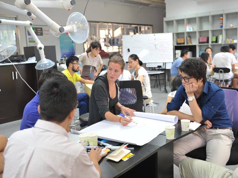 Investigación//Autoridades U. Mayor viajaron a China para conocer innovador programa de fomento a la investigación