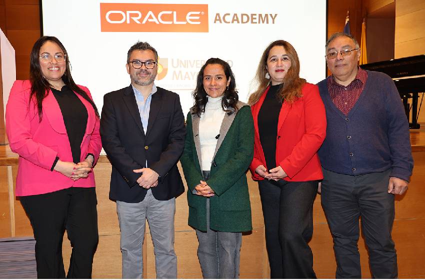Ingenieros aprenderán nuevas herramientas tecnológicas gracias a la alianza entre U. Mayor y Oracle Academy