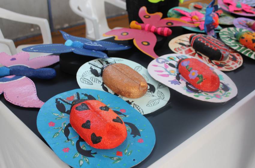 Proyecto educativo liderado por académica U. Mayor unió la polinización y el arte