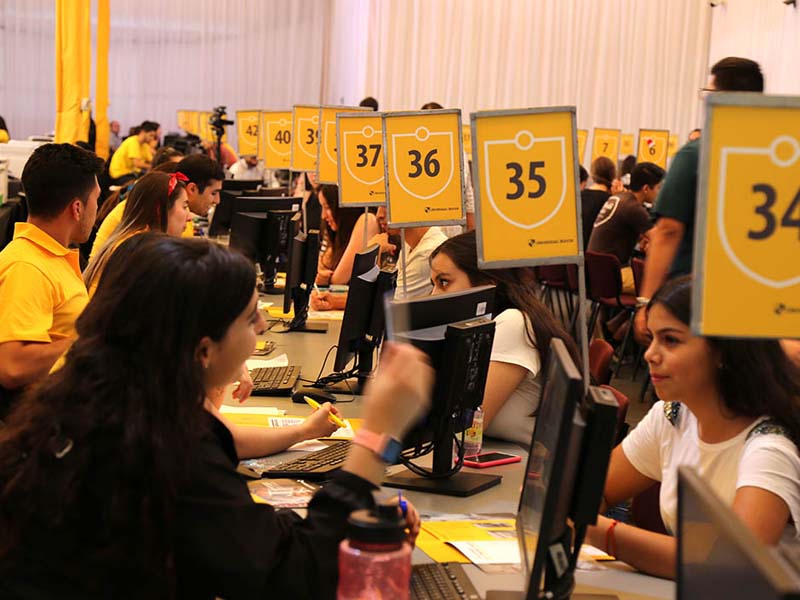 Admisión// Feria de Postulaciones U. Mayor recibió 1.500 visitas en sus tres jornadas