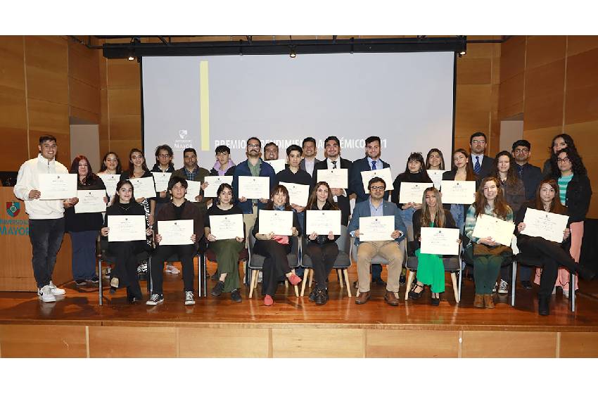 Conoce a los estudiantes que fueron distinguidos con el Premio Anual al Rendimiento Académico