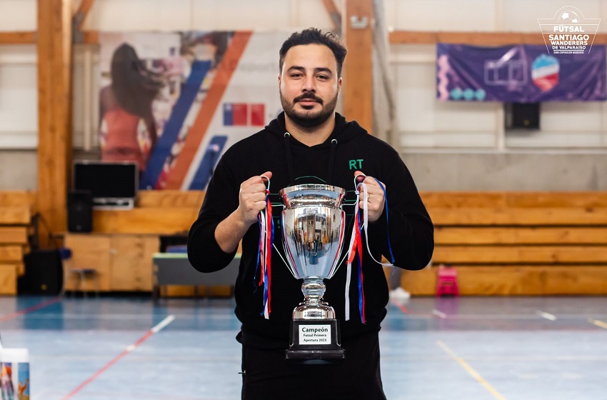 Coordinador de Deportes U. Mayor lideró al nuevo campeón del Futsal 2023