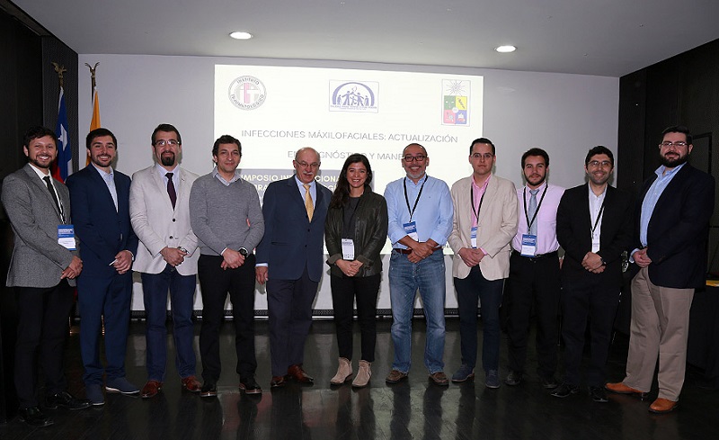 Estudiantes// Estudiantes de Odontología organizaron el “III Simposio Internacional Chile-Brasil de Patología Oral”