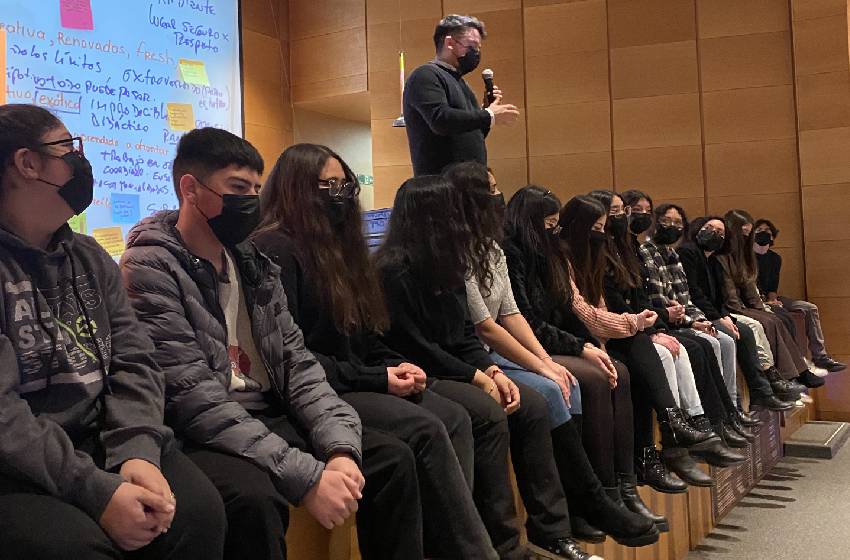 60 escolares de Santiago finalizaron su participación semestral en el programa Talento Mayor