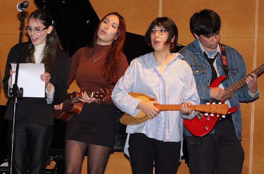 Nuevos cursos electivos cerraron con actividades musicales y deportivas