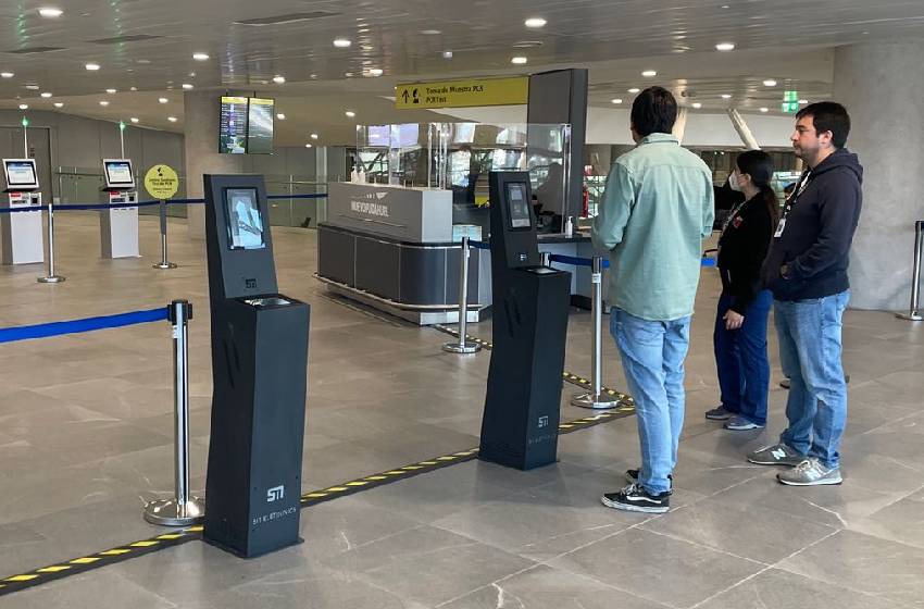 Emprendedores U. Mayor crearon nuevo sistema para el ingreso de pasajeros internacionales al Aeropuerto de Santiago